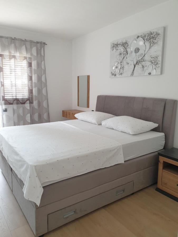 Apartments Gabi Omis Ngoại thất bức ảnh