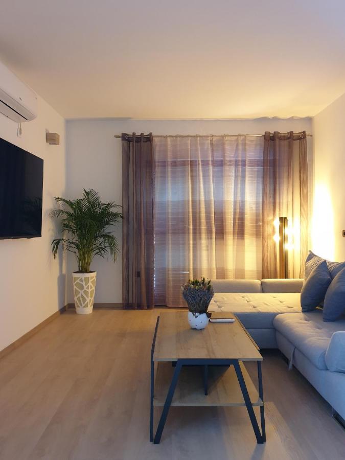 Apartments Gabi Omis Ngoại thất bức ảnh