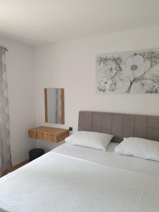 Apartments Gabi Omis Ngoại thất bức ảnh