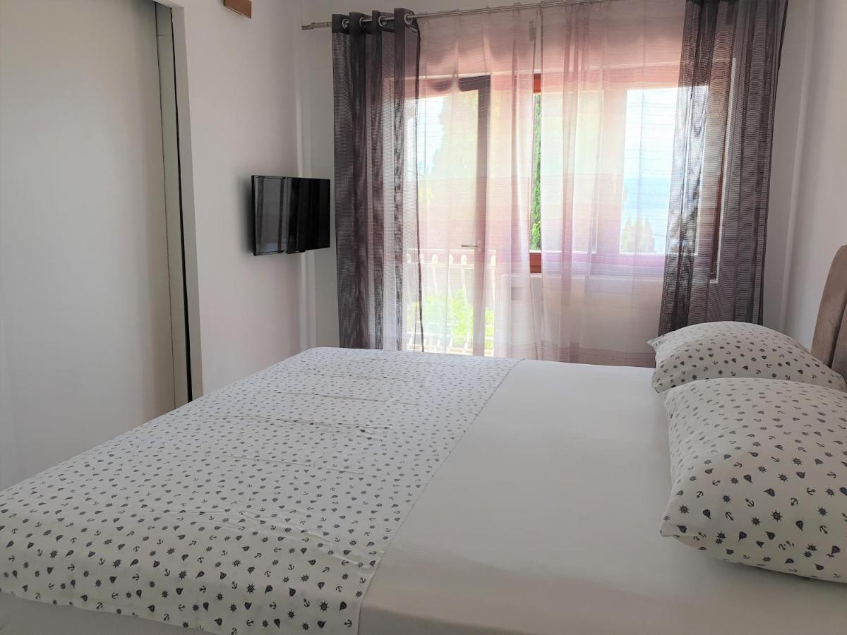 Apartments Gabi Omis Ngoại thất bức ảnh